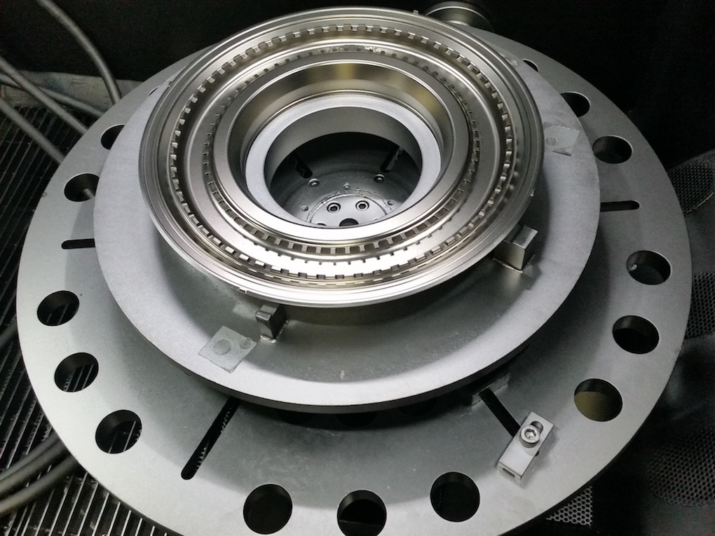 航發(fā)導(dǎo)流罩噴砂機 航發(fā)導(dǎo)流罩噴砂機