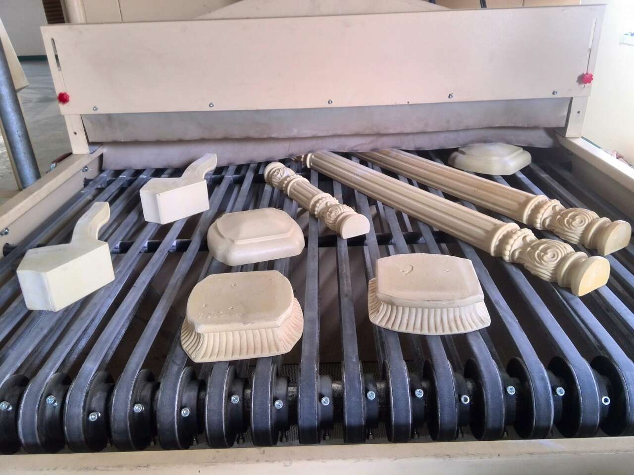 發(fā)泡家具噴砂機